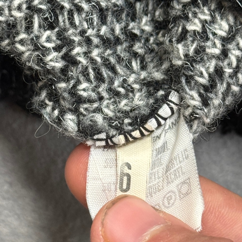 Vintage Le Laureat Sweater Women's 6 Black Gray Geometric Snowflake Crewneck - Picture 6 of 7